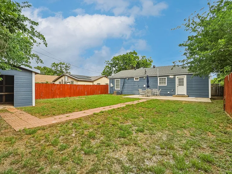 2917 Hickory St — Photo 27
