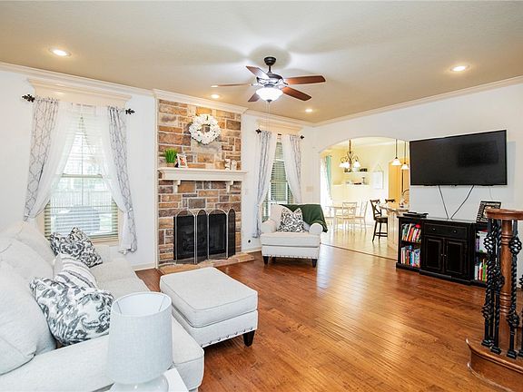5th image of 3671 W Bowling Green Pl