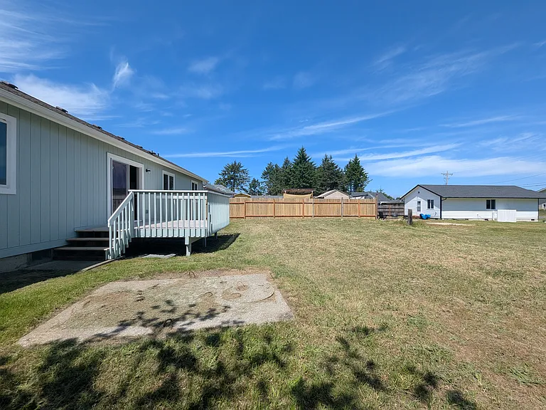 368 Snahapish Ave SE — Photo 33