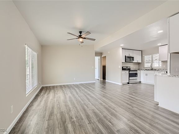5th image of 4240 Carnation Ln