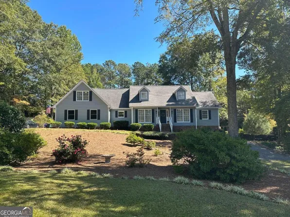 1281 Shadowlawn Dr NE, Conyers, GA 30012