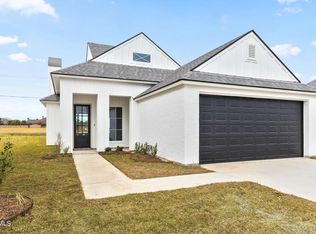 208 San Sebastian Dr, Youngsville, LA 70592