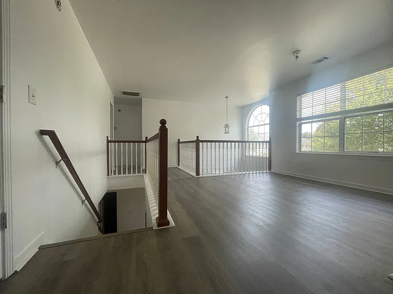 520 Lakeridge Ct — Photo 30