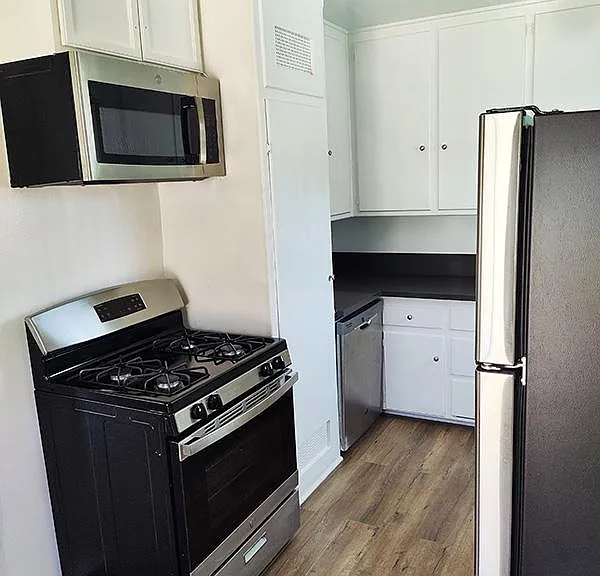 4321 Ventura Canyon Ave #12 — Photo 8