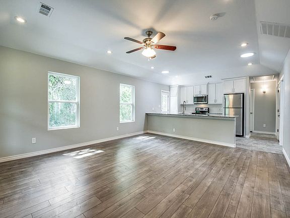 2nd image of 903 W Hull St #1
