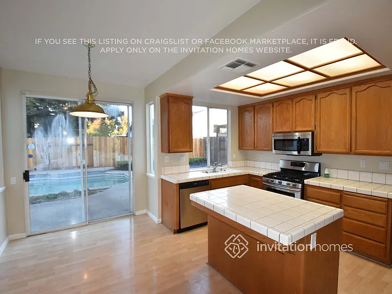 8107 Helmsdale Dr — Photo 7