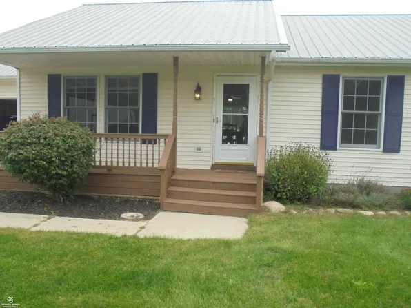 794 Cove Rd, Goodells, MI 48027