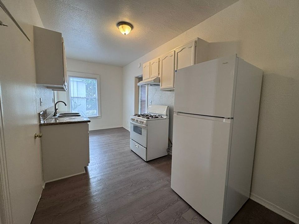 1st image of 1022-1028 Martin Luther King Jr Ave #43902fc7c