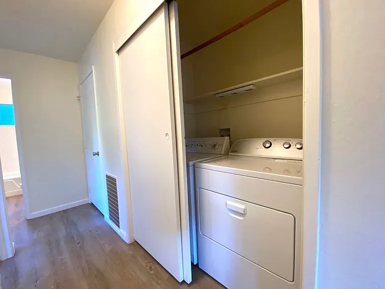 512 The Alameda — Photo 4
