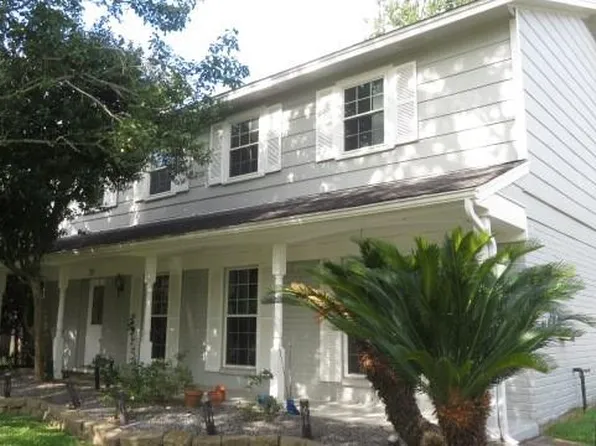 831 Baronridge Dr, Seabrook, TX 77586