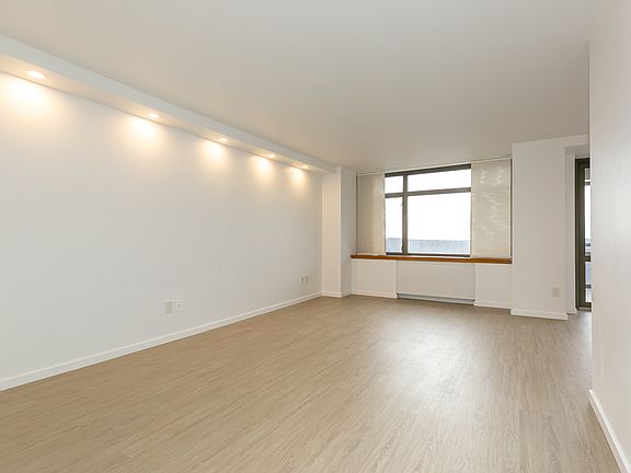 3rd image of 11201 Queens Blvd APT 12D