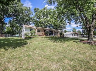 2125 Meadow Dr, High Ridge, MO 63049