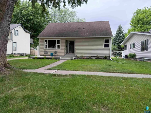 917 N McKenzie St, Luverne, MN 56156