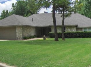 1408 Meadowbrook Dr, Ponca City, OK 74604