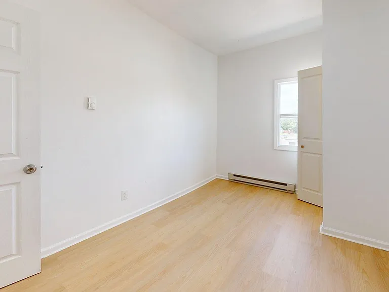 2550 Elyria Ave — Photo 76