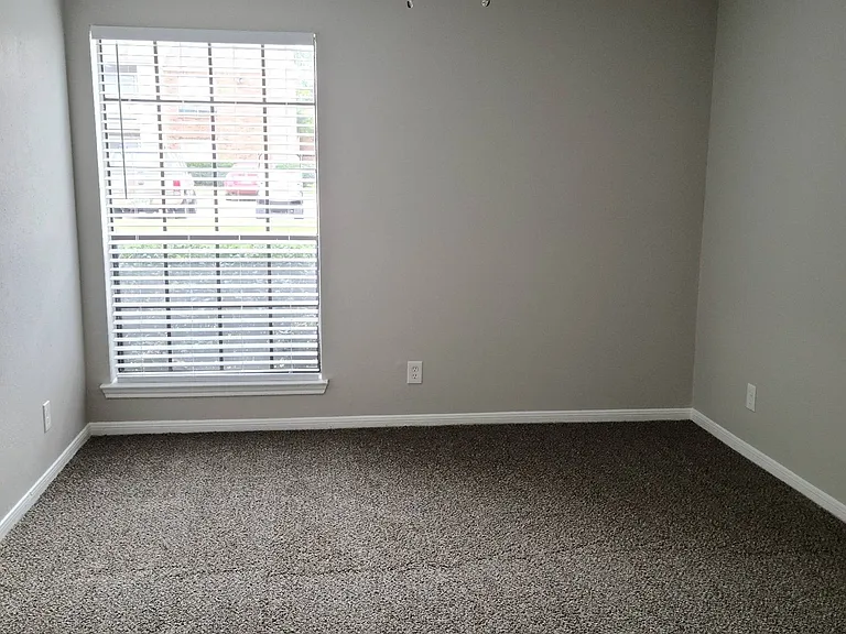 Post Oaks Apartments — Photo 14