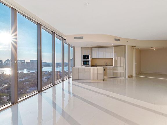 5th image of 18975 Collins Ave Unit 1704
