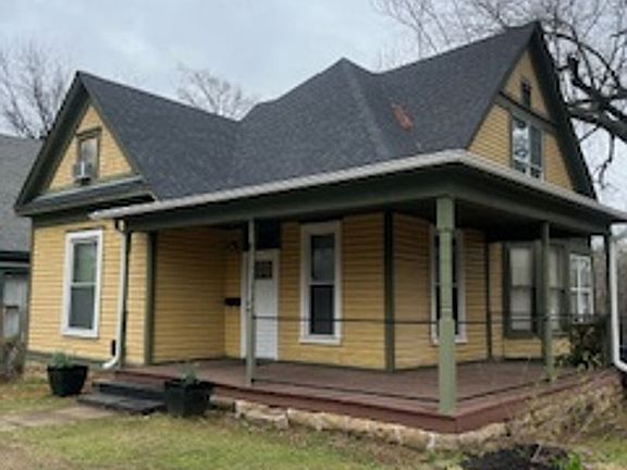 2nd image of 923 S 18th St