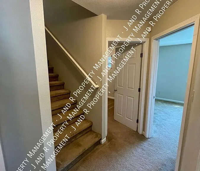 13589 River Rd — Photo 13