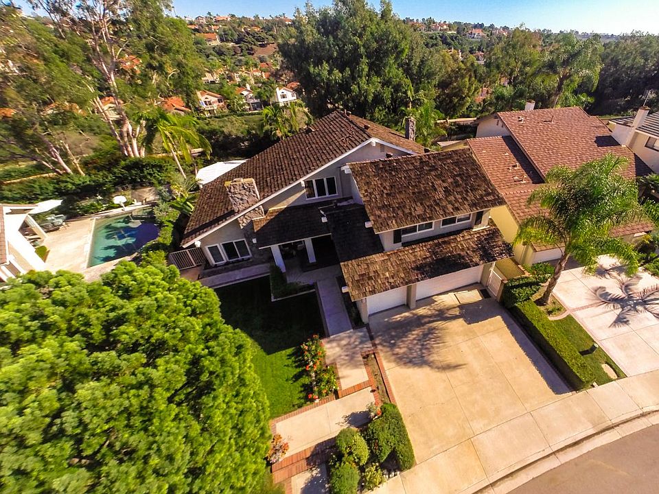 Beautiful El Niguel Neighborhood