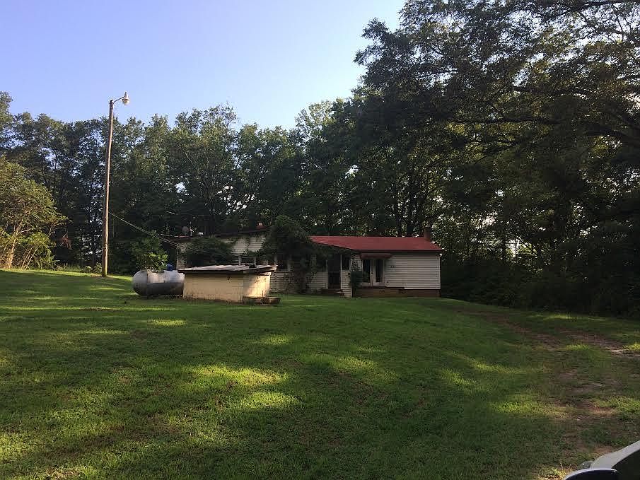 2nd image of 310 Oaktree Rd