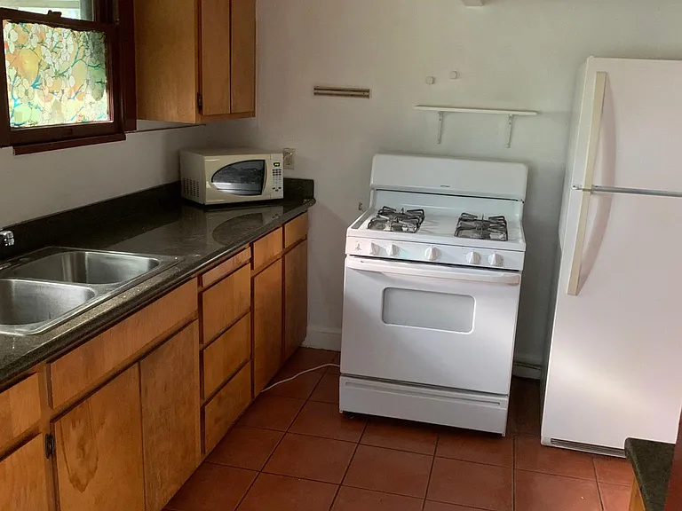 2314 E St — Photo 15