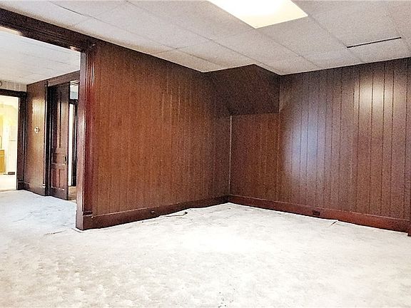 4th image of 51 Walnut St