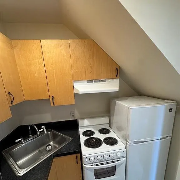 7 Meadow St — Photo 5