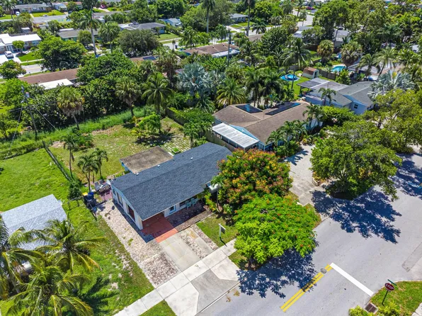 820 Snowden Drive, Lake Worth Beach, FL 33461