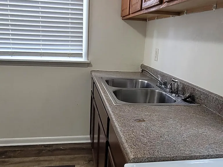 401 S Eason Dr #A — Photo 11