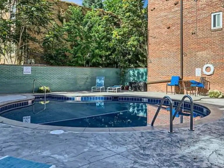 1270 N Marion St #406 — Photo 8