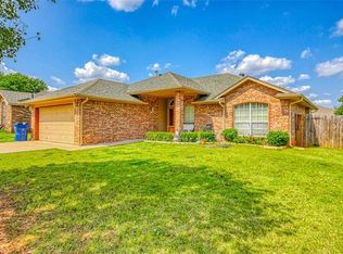 105 W Etowah Rd, Noble, OK 73068