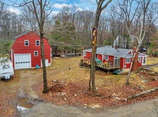 8 Maple Ln, Leicester, MA 01524