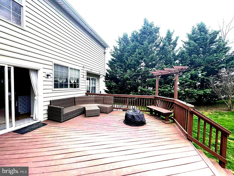 20411 Middlebury St — Photo 30