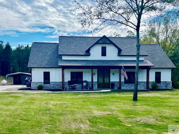 215 Lillian Ln, Texarkana, TX 75501