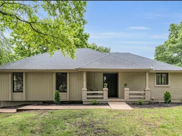 9414 Cyclone Ln, Lees Summit, MO 64064