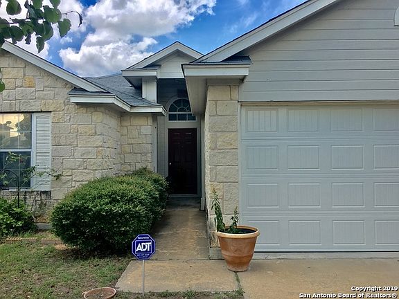 3rd image of 319 Estate Dr