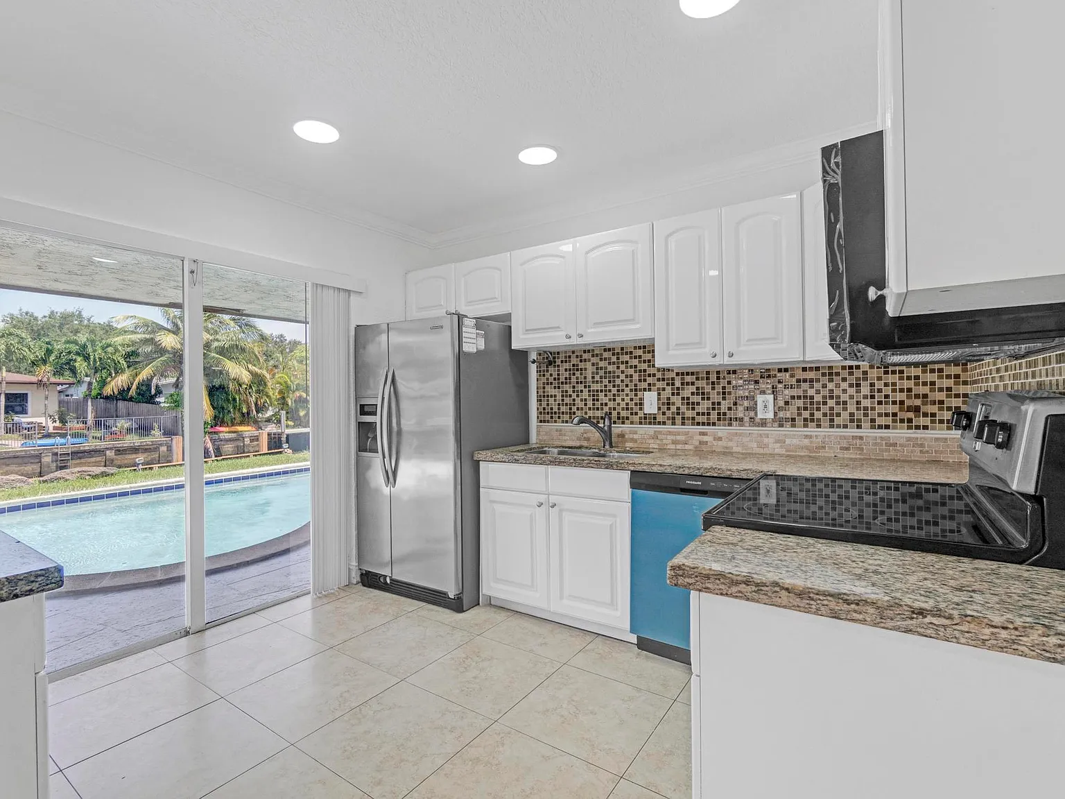 2 bed, 2.0 bath, 1300 sqft, $3,450 — Photo 4