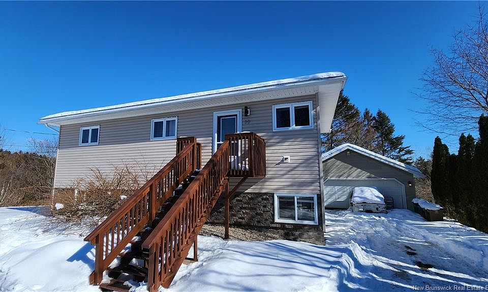 1st image of 90 Rideau St