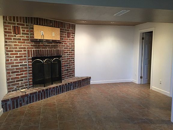 4th image of 3 Karen Ln