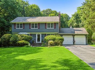 1 Stone Dr, Northport, NY 11768