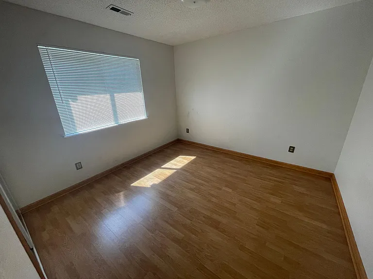 6207 Willow Ln — Photo 9