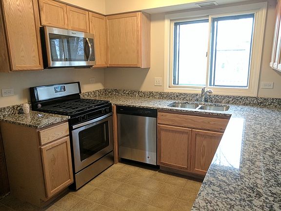 3rd image of 4205 Portage Ln