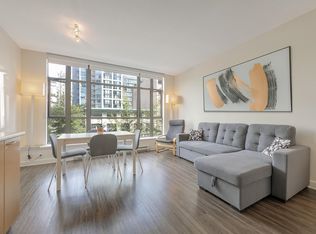1249 Granville St #307, Vancouver, BC V6Z1M5