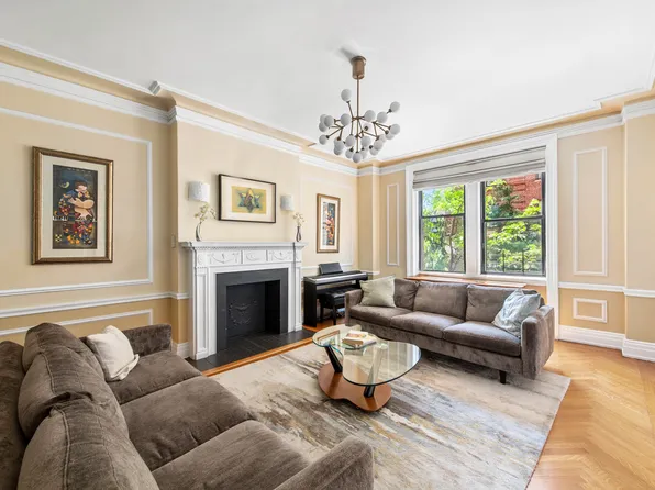 885 West End Avenue image 1 of 7
