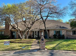 304 Hidden Oaks Cir, Woodway, TX 76712