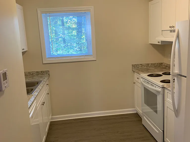 166 Anderson Ave NW — Photo 6