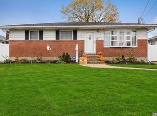 105 Meade Ave, Bethpage, NY 11714