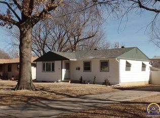 1912 SW Meadow Ln, Topeka, KS 66604