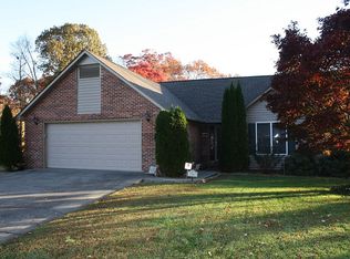 3561 Crest Rd, Kingsport, TN 37664